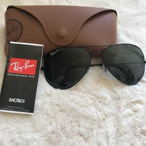 Black metal aviator ray bans